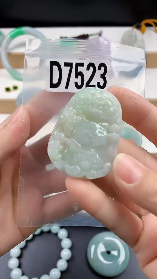 颈饰未镶嵌翡翠天然翡翠吊坠挂件