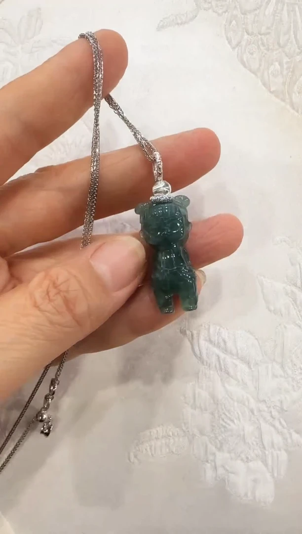 翡翠未镶嵌颈饰国风