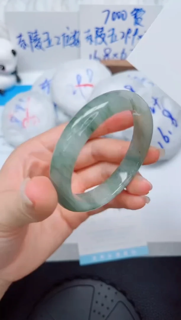 石英质玉手镯未镶嵌28-56.4