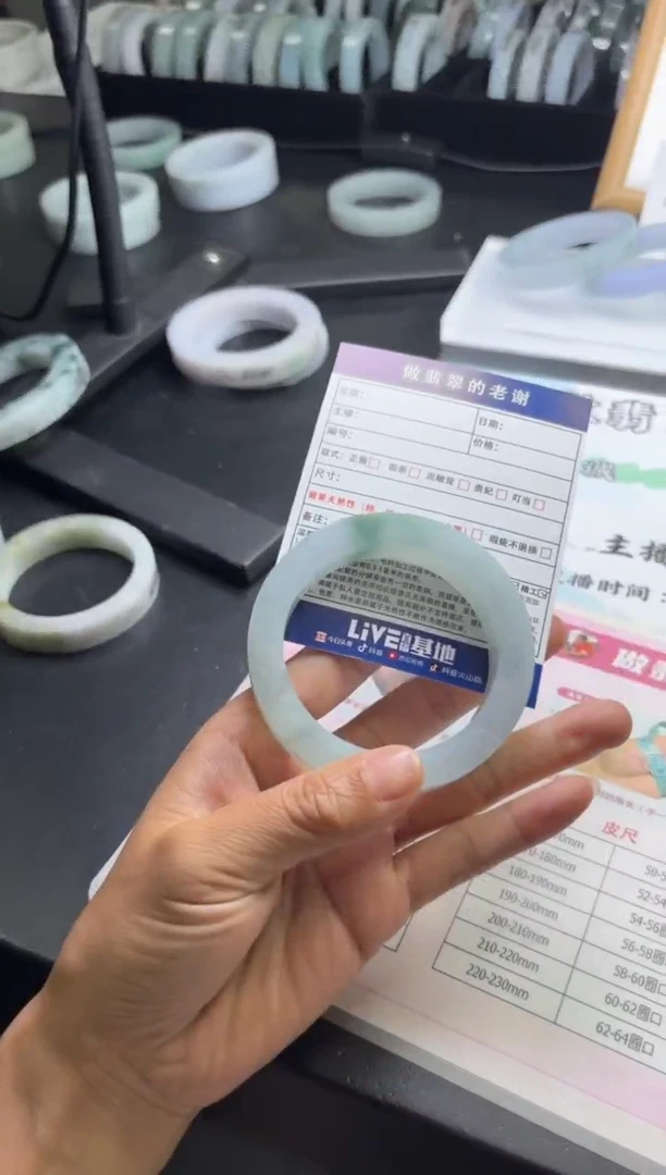 未镶嵌手镯定制翡翠w**a定制手镯不退不换