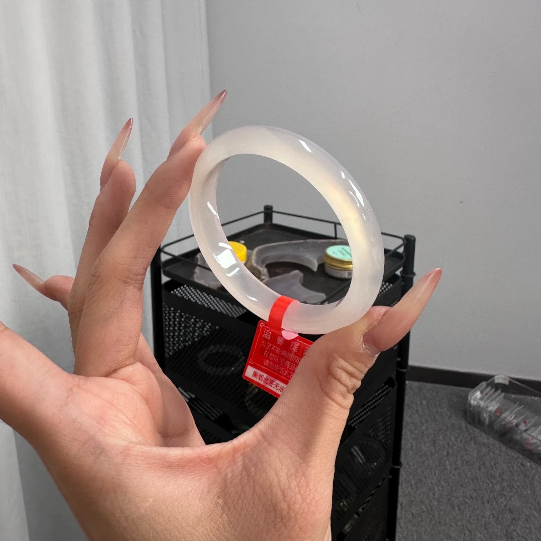 玉髓手镯白月光正圈批发价，单只发货，天然的玉石一定会有玉石结构