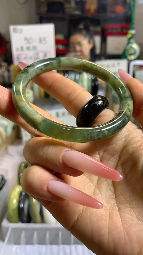 未镶嵌岫玉手镯17 60+  包容