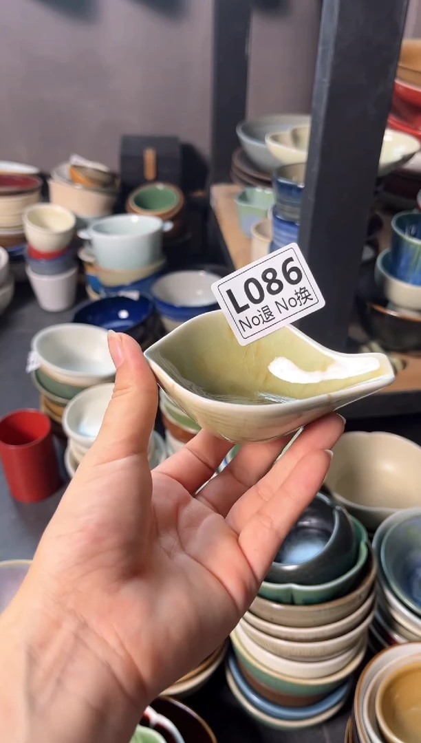 瓷片小***汪L086枣红花手柄料碟