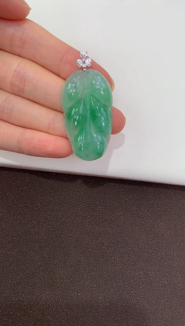 翡翠18K金镶嵌吊坠(赠链)天然缅甸A货翡翠