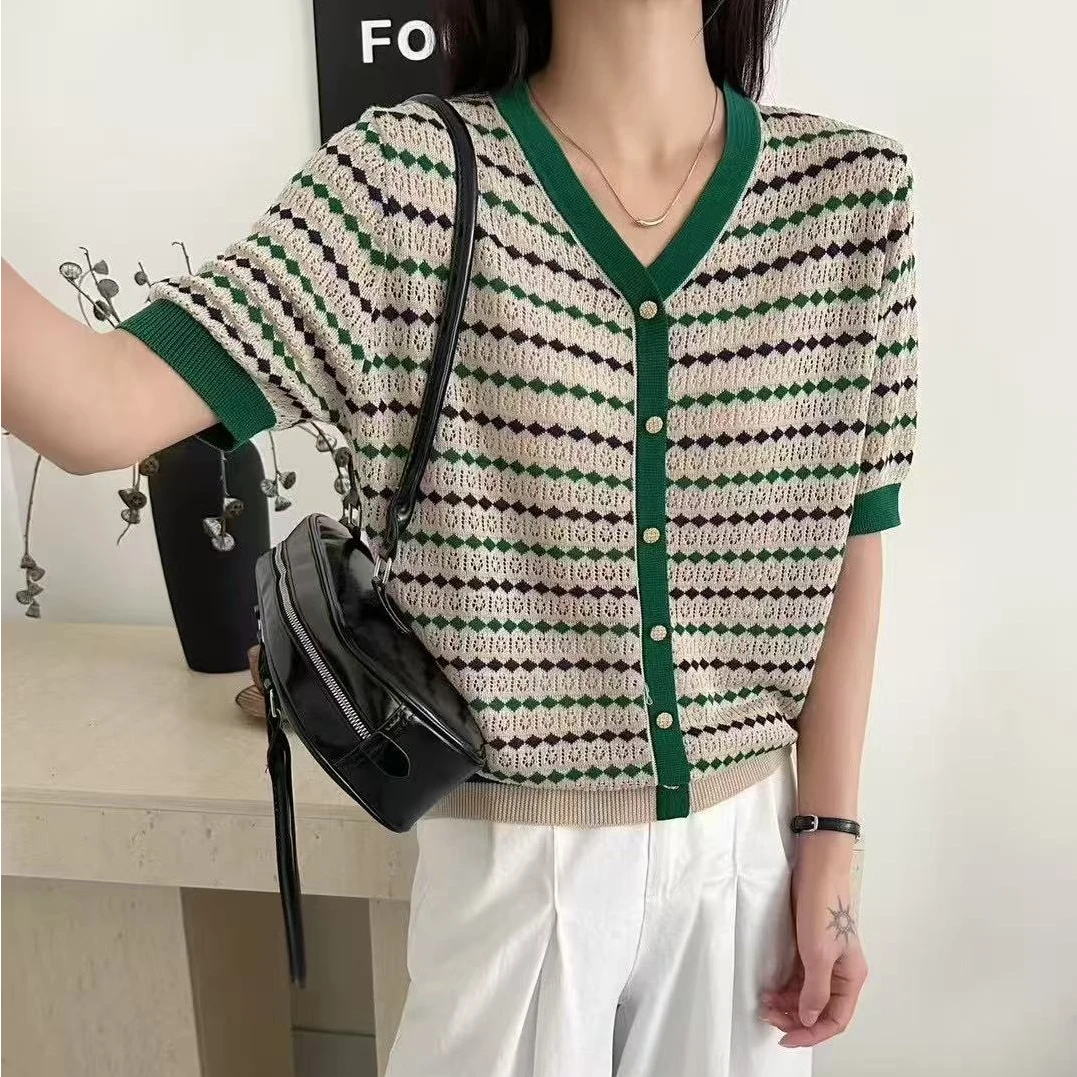 【绿色小方格】镂空提花短袖针织衫夏季新款时尚小方格条纹百搭上衣