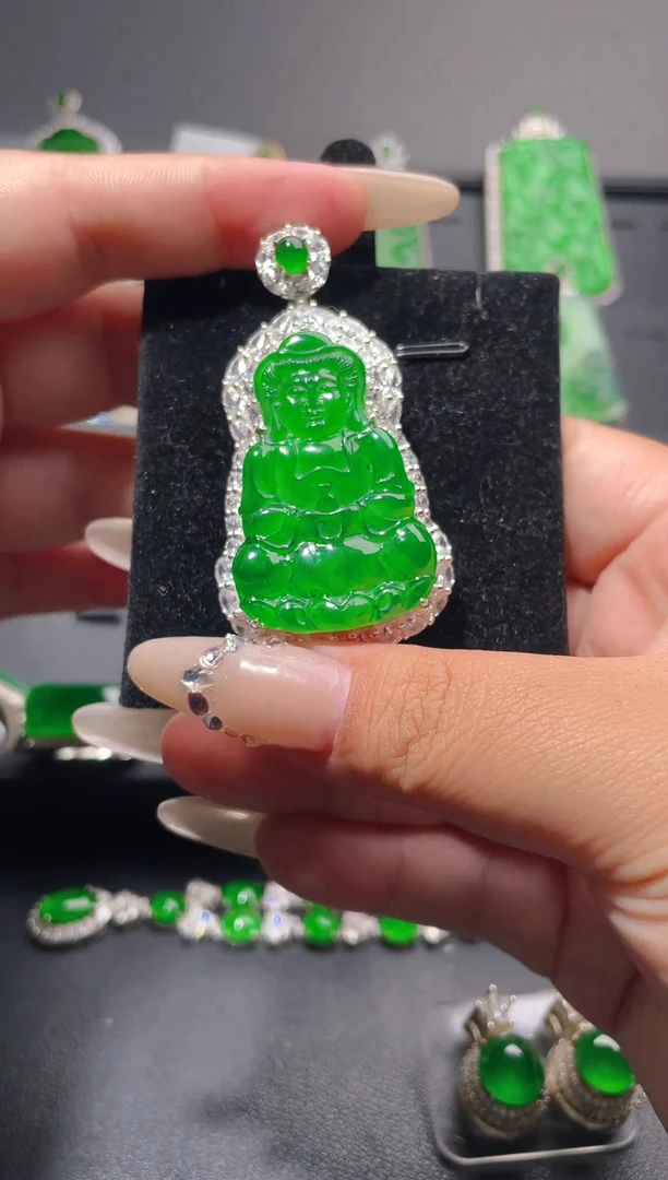 【闪购商品】翡翠颈饰银S925镶嵌天然A货翡翠