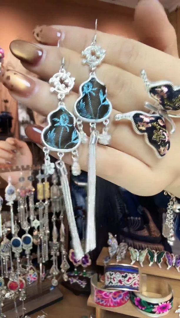 织绣纯手工民族风耳环