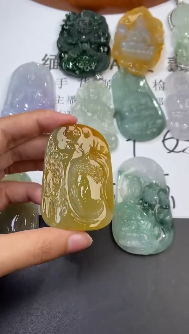 未镶嵌挂件翡翠中**g898989