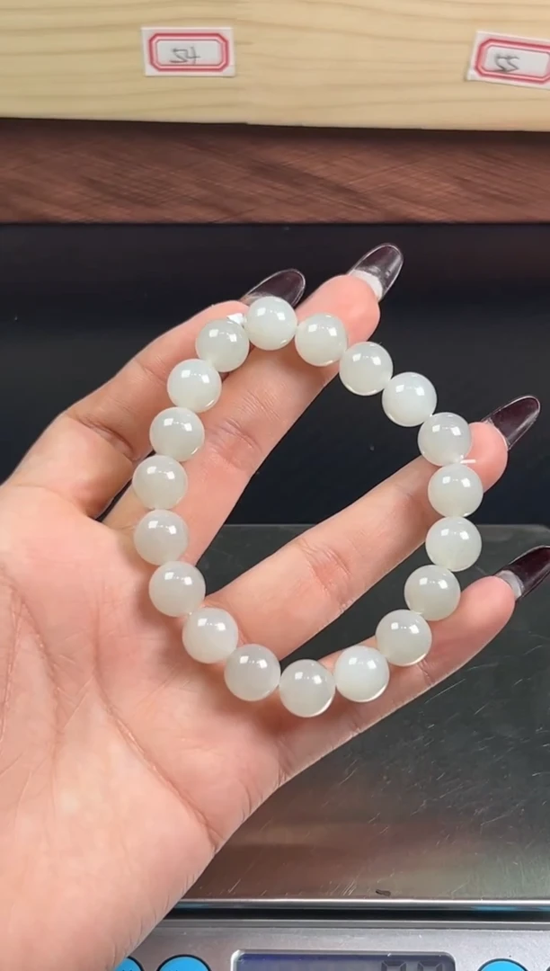 未镶嵌手串和田玉黑山微色差卡10