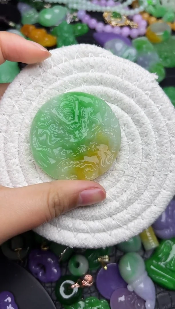 颈饰未镶嵌翡翠缅甸翡翠吊坠