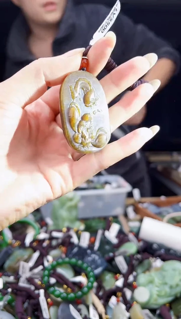 颈饰未镶嵌和田玉1