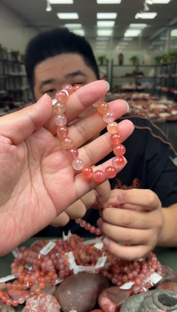 未镶嵌手串南红玛瑙单圈手串一条约9mm多样性发货