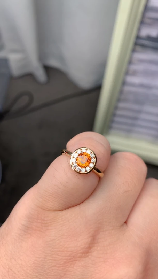 【闪购商品】石榴石戒指18K金镶嵌1ct芬达石戒指