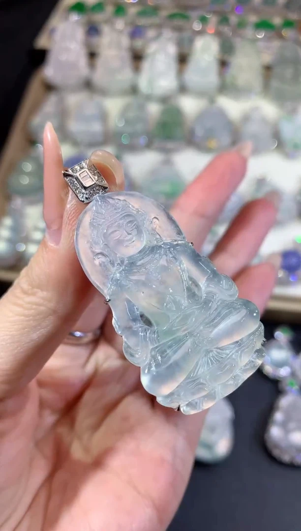 吊坠(不含链)18K金镶嵌翡翠95-度母