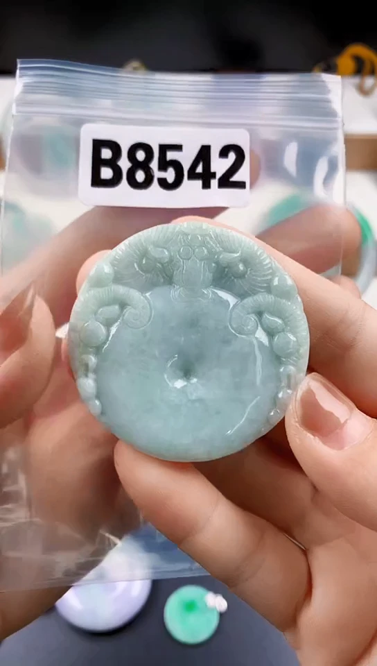 颈饰未镶嵌翡翠天然翡翠吊坠挂件