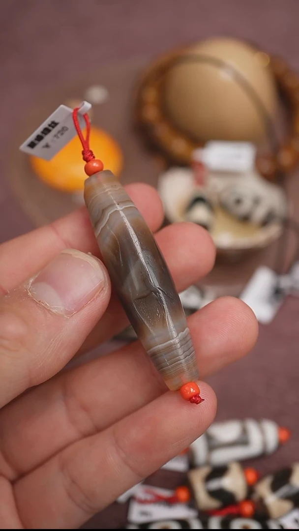 玛瑙/玉髓颈饰未镶嵌神**雕聚缘