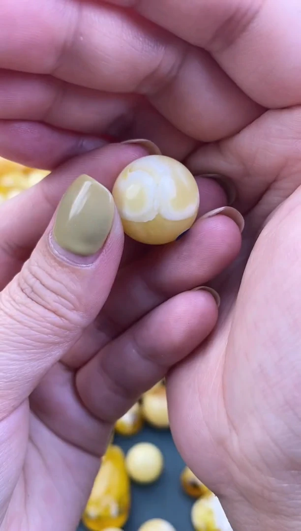 未镶嵌琥珀裸石23号/18.2mm