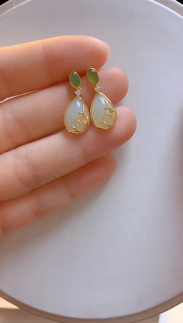 银S925镶嵌和田玉耳钉玉兰花水滴耳钉