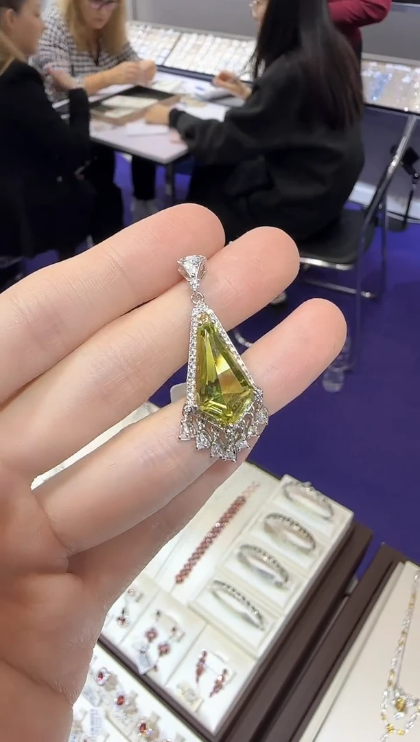 【闪购商品】水晶颈饰银S925镶嵌柠檬晶14*20mm