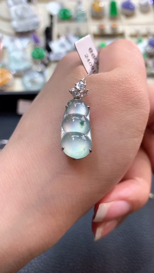 翡翠18K金镶嵌吊坠(不含链)m11