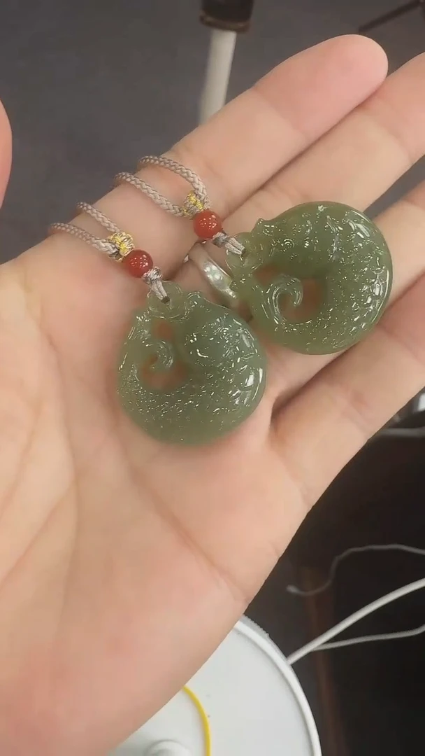 和田玉未镶嵌颈饰鱼配绳多样性发一件