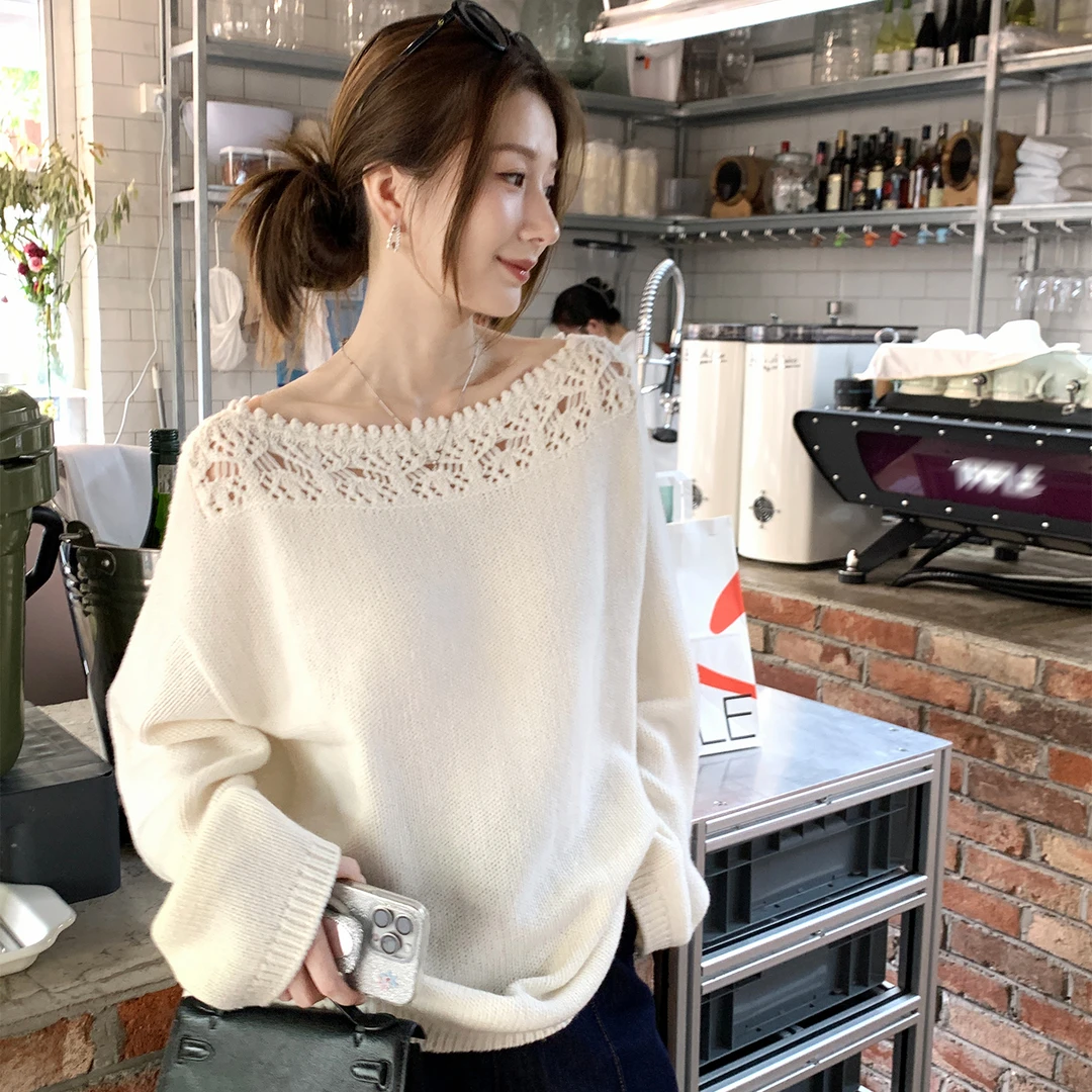 韩系慵懒风时尚气质镂空花边一字领2025秋冬新款软糯针织衫女上衣