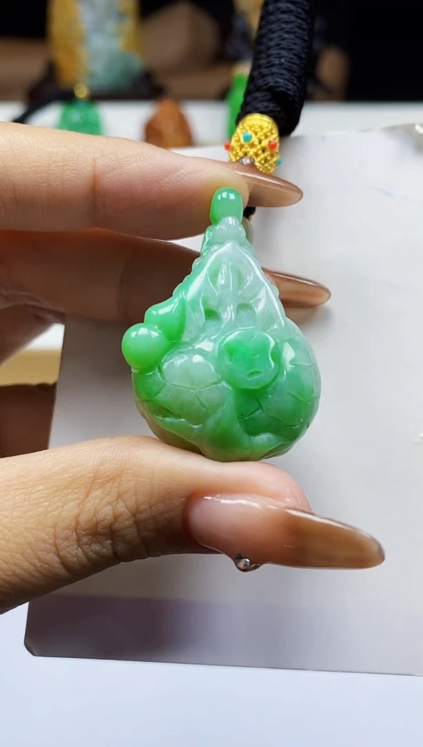颈饰未镶嵌翡翠翡翠A货