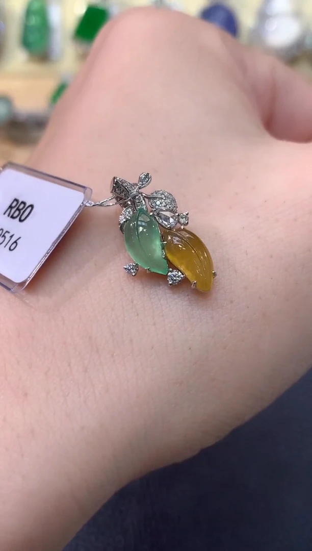 吊坠(不含链)18K金镶嵌翡翠夏日珠宝B41