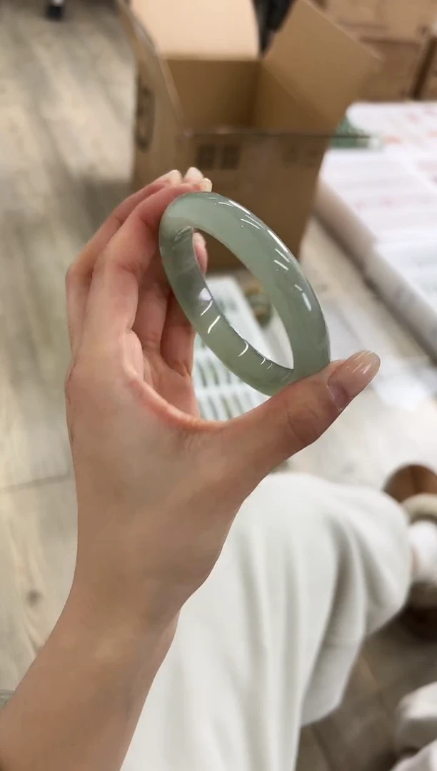 未镶嵌手镯石英质玉124-58D