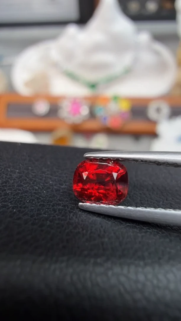 裸石尖晶石抹谷红0.7CT-A300-1P