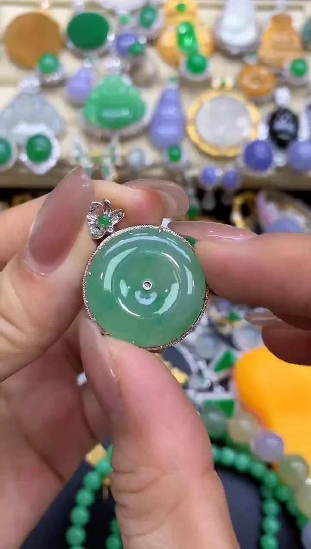 颈饰18K金镶嵌翡翠219-中国好珍宝