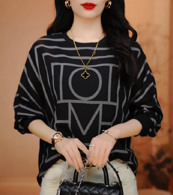 新款高级感洋气时尚百搭显瘦圆领上衣