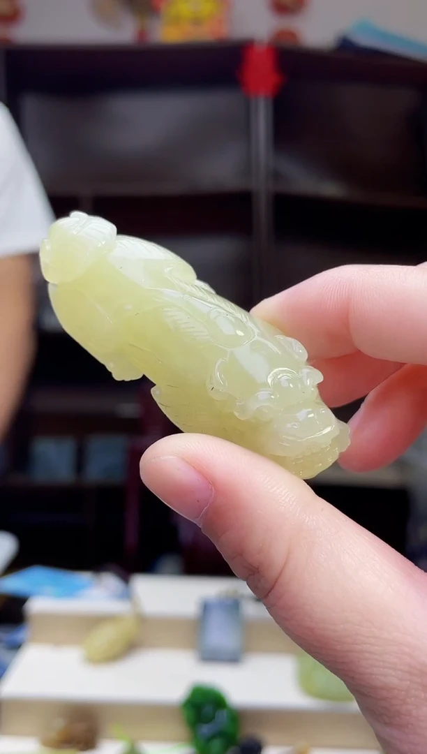 和田玉未镶嵌颈饰1