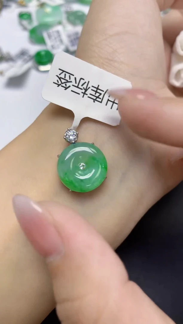 颈饰未镶嵌翡翠天然缅甸翡翠A货多样性发一件