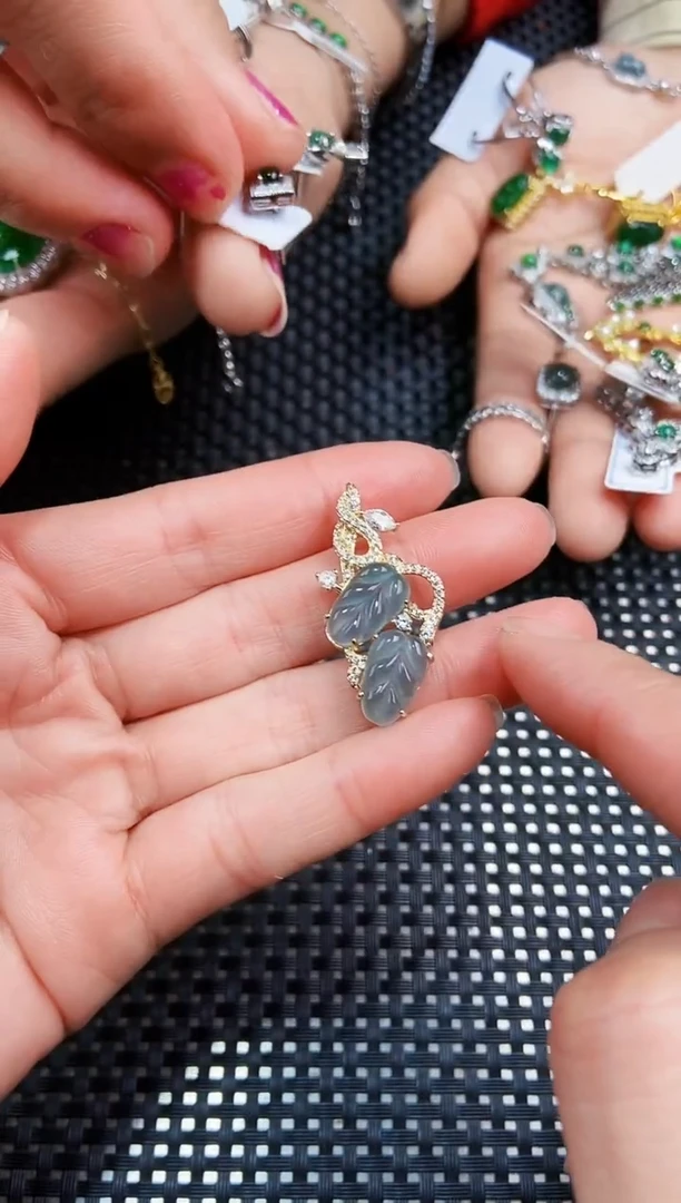 【闪购商品】翡翠吊坠(不含链)未镶嵌111111111