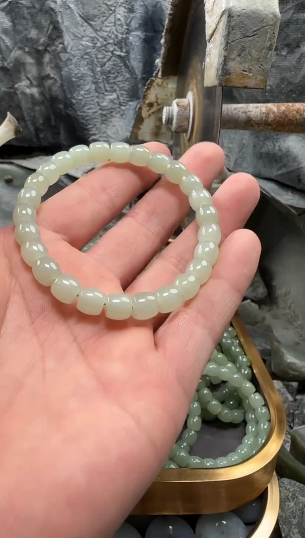 和田玉未镶嵌颈饰手串