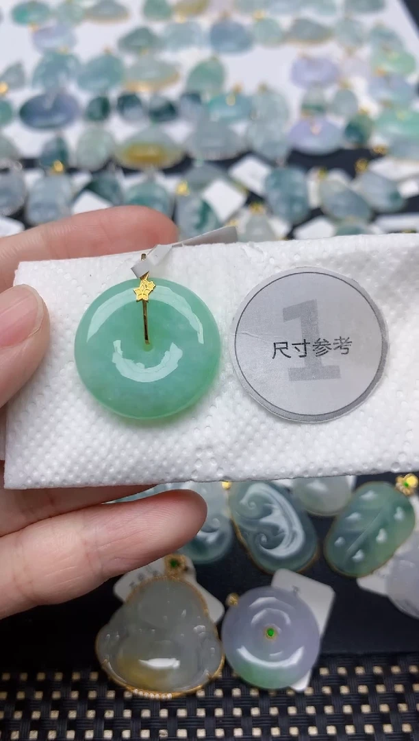 颈饰18K金镶嵌翡翠天然缅甸A货翡翠