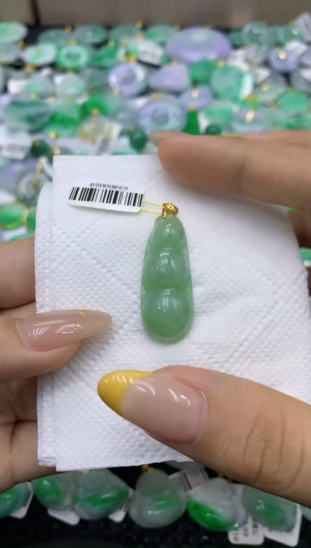 颈饰未镶嵌翡翠天然缅甸翡翠A货