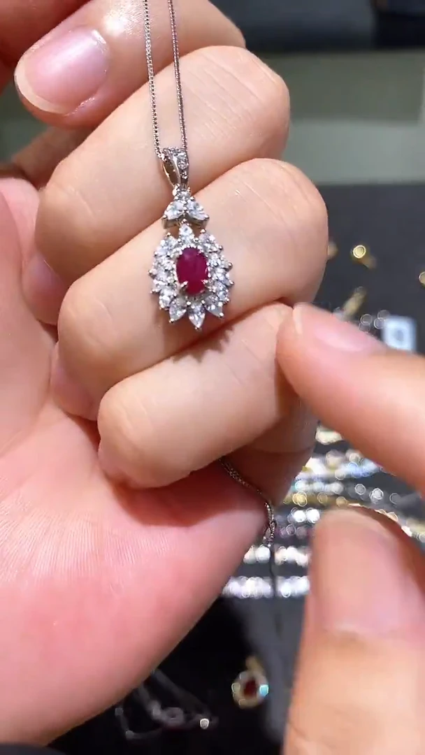 银S925镶嵌颈饰红宝石吊坠