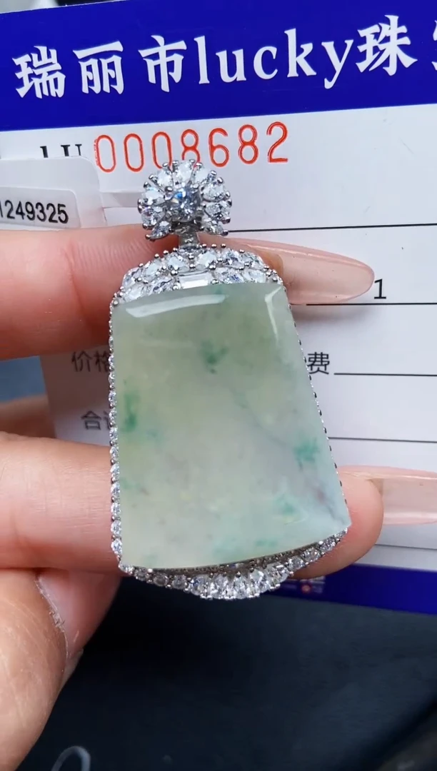 【闪购商品】翡翠颈饰银S925镶嵌8682