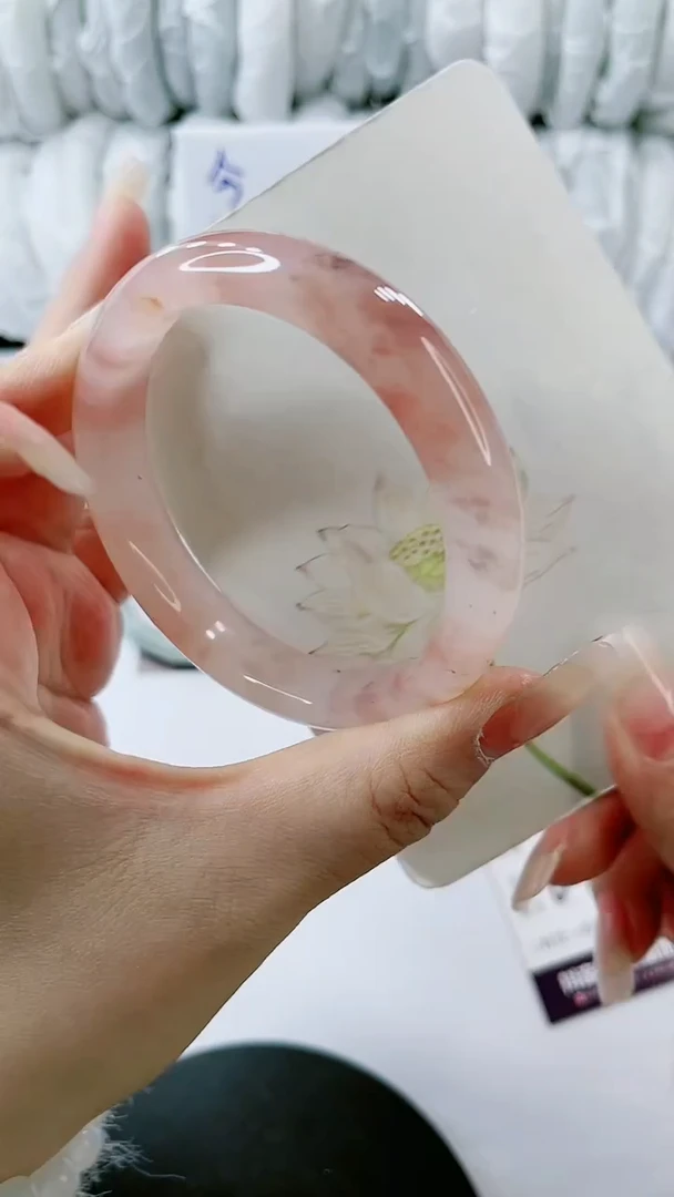 【闪购商品】石英质玉手镯合金多样性发货V229