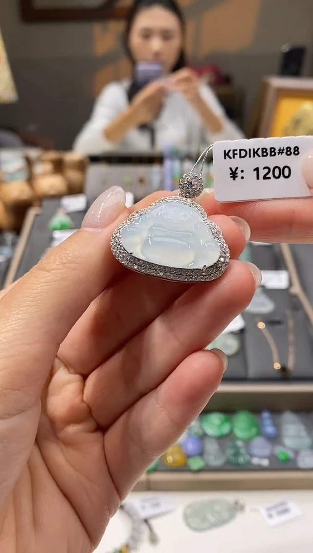 颈饰银S925镶嵌翡翠佛公