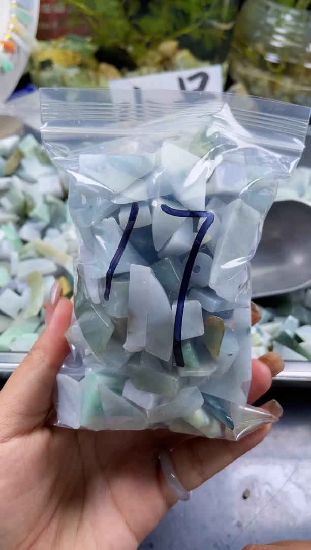 配石翡翠天然翡翠小号500克17