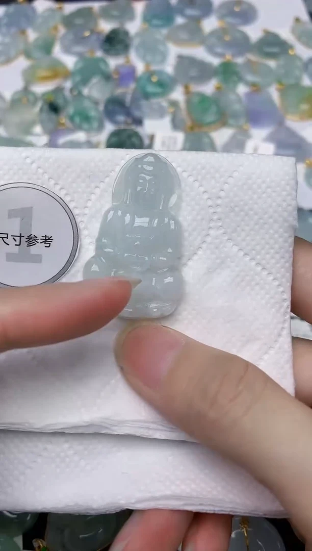 翡翠未镶嵌颈饰天然A货翡翠