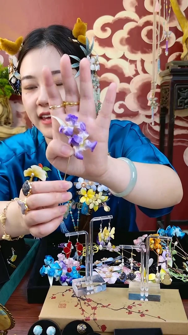 刺绣非遗纯手工绒花胸针