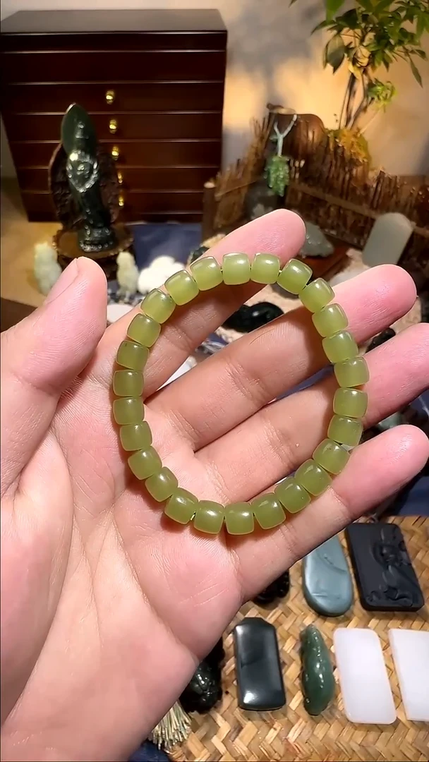 颈饰未镶嵌和田玉随机发货