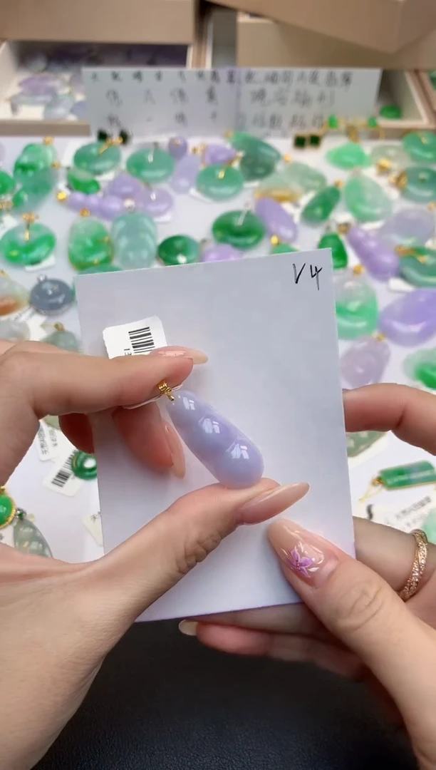 颈饰18K金镶嵌翡翠天然缅甸A货翡翠