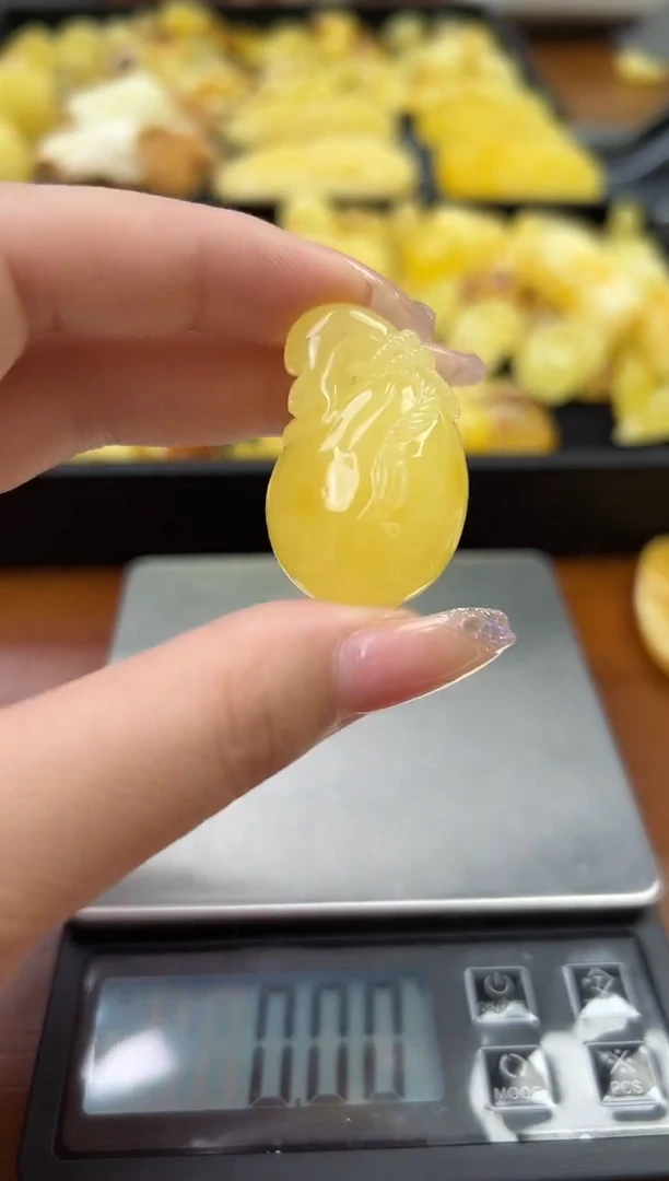 未镶嵌蜜蜡裸石琥珀蜜蜡吊坠
