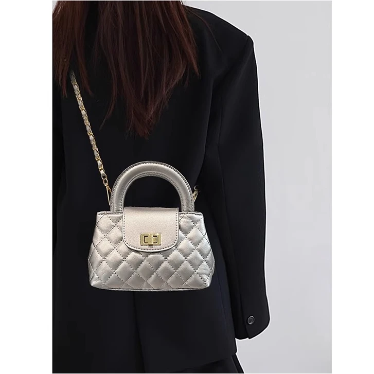 高级感小众银色小包包女士2025新款超火百搭时尚链条手拎斜挎小包