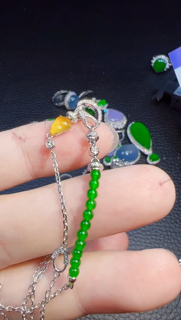 翡翠18K金镶嵌颈饰罗*萍翡翠